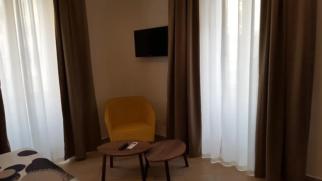 Una Finestra Su Monti Roma 3*,  Italia