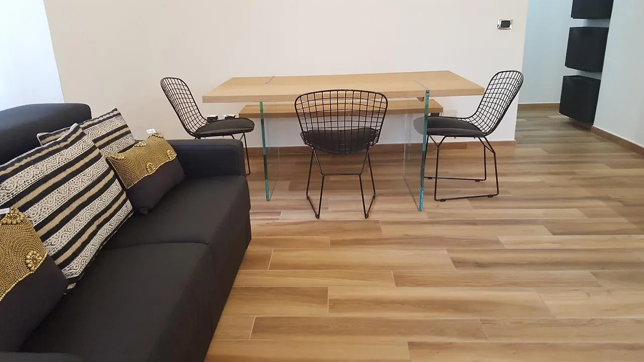 Una Finestra Su Monti Roma 3*,  Italia
